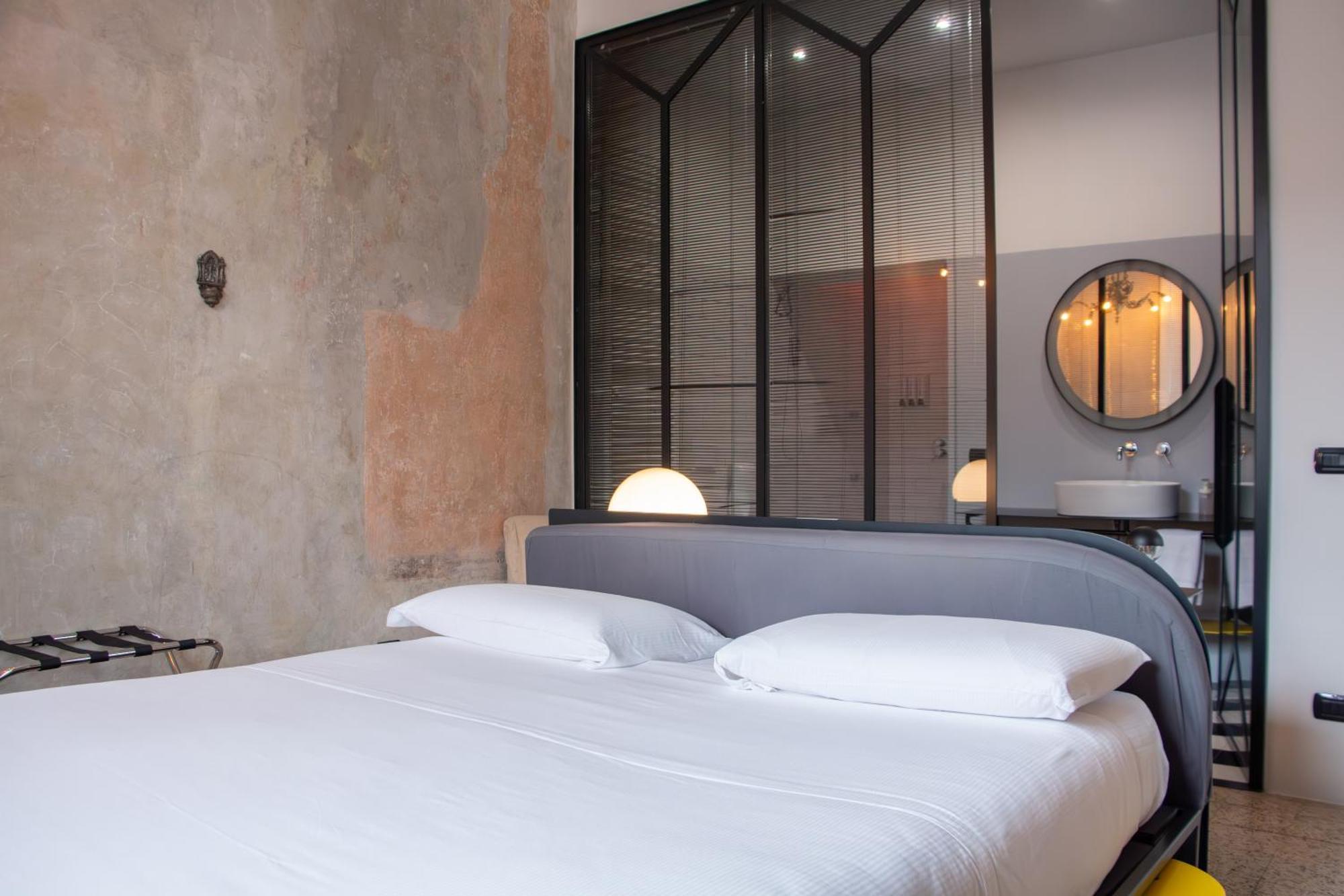 Tutt 'e Sant Luxury 2* Nápoles